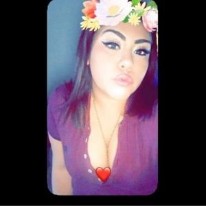 Meet your Posher, Yaneth